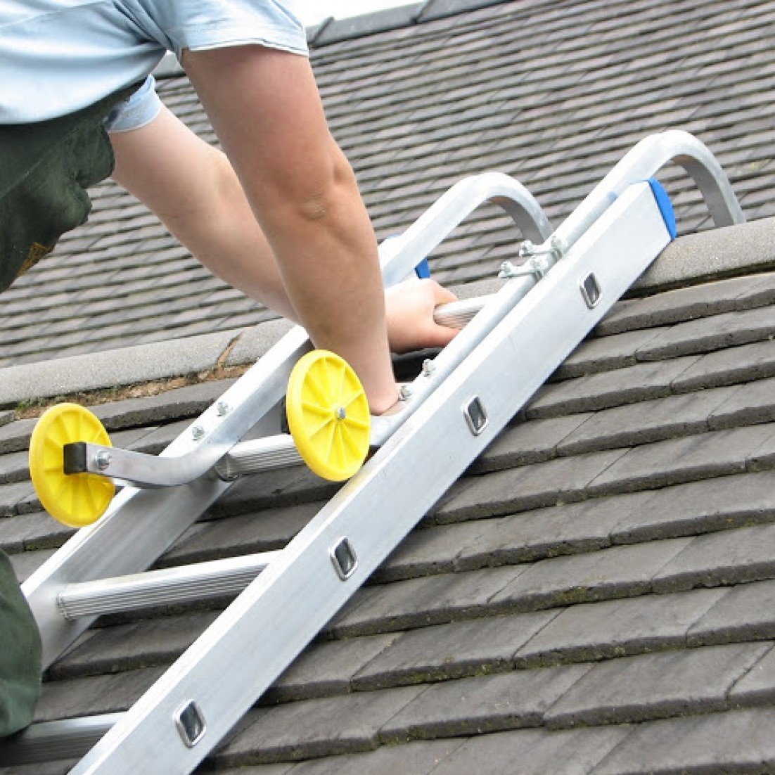 Extendable Roof Ladder |Double Section Roof Ladder | Hire Here Dublin